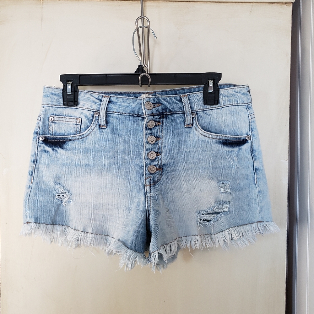 Button fly lightwash denim shorts